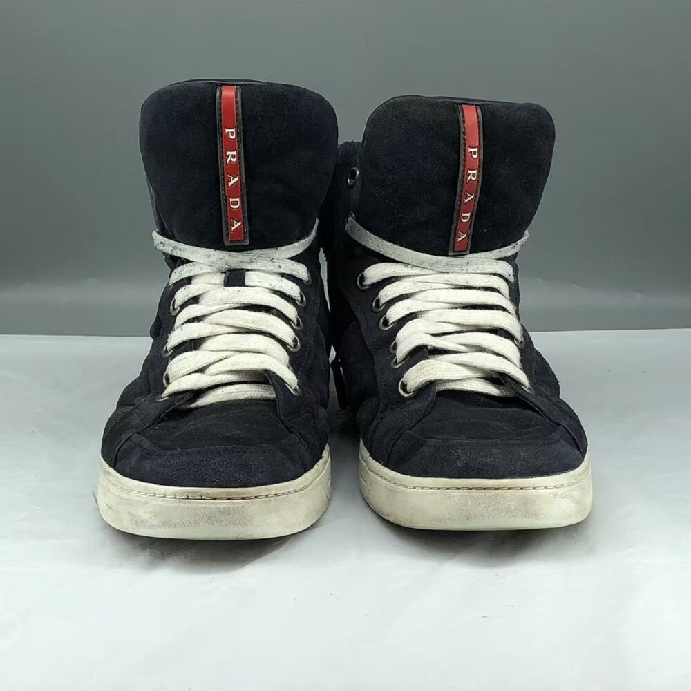 B. Prada 7 men
